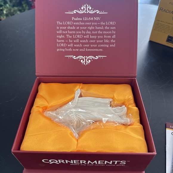 Cornerments Heavenly Guardian Jesus Christ Corner Wall Figurine White Psalm 121 - Picture 4 of 8